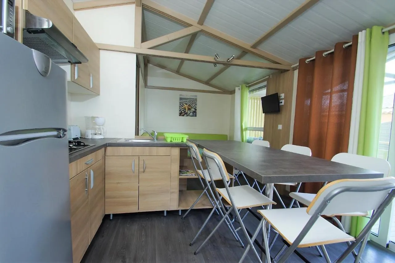 Oasis Des Garrigues Hotel Vogue Campsite
