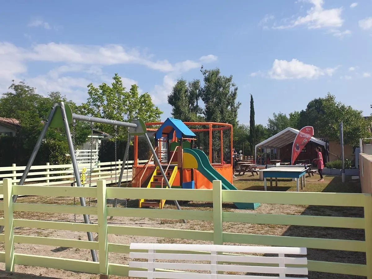 Campsite Oasis Des Garrigues Hotel Vogue